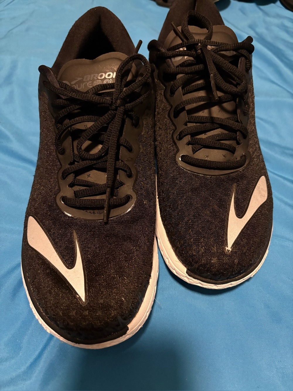 Brooks Men's Black and White Athletic Running Shoes